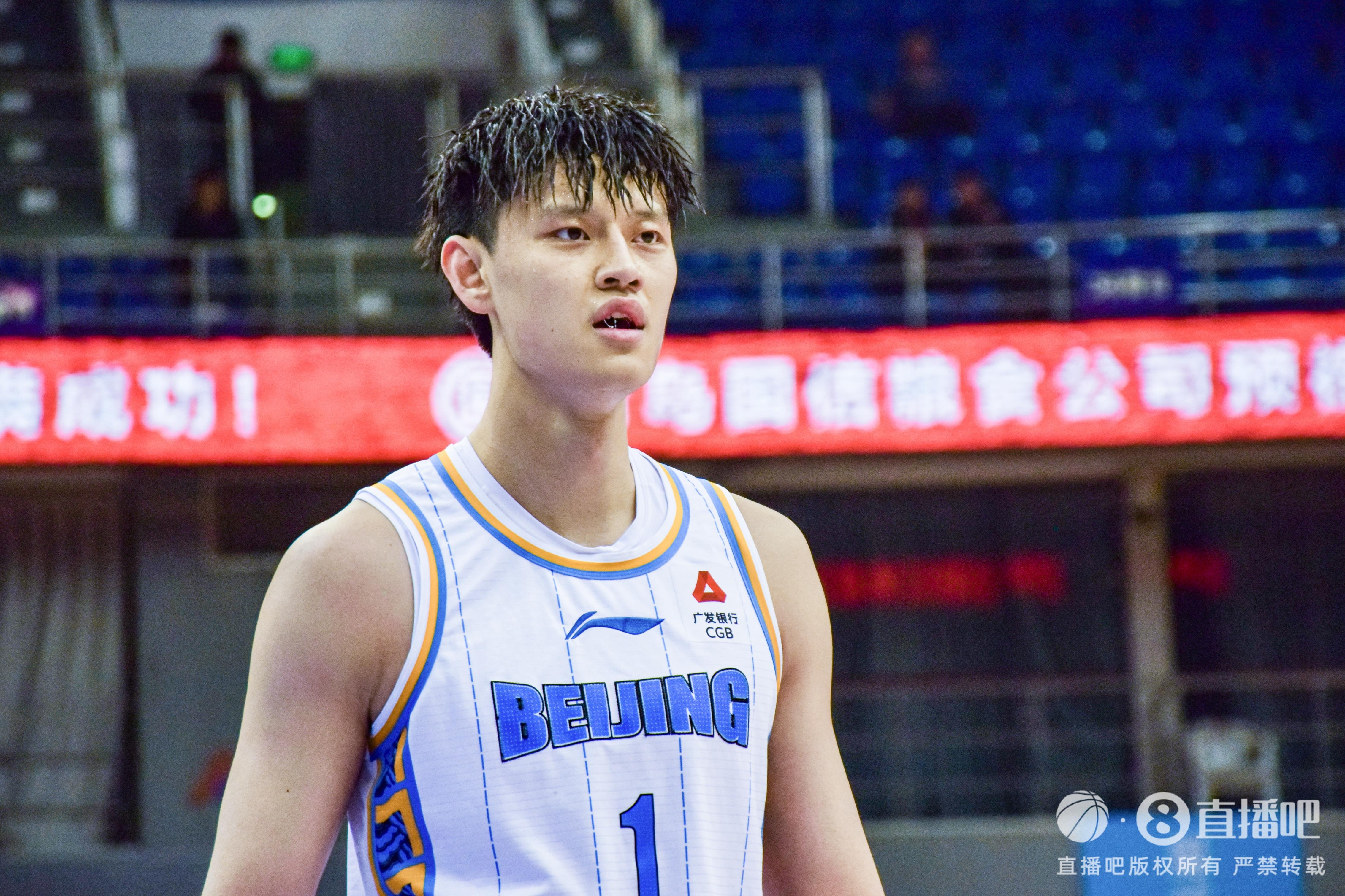 7次大帽相當(dāng)炸裂！曾凡博替補(bǔ)砍16分7板7帽 大帽絕殺遼寧！